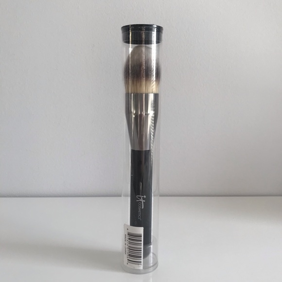 COPY - IT Cosmetics Heavenly Luxe Complexion Master Brush #16 - Picture 5 of 11